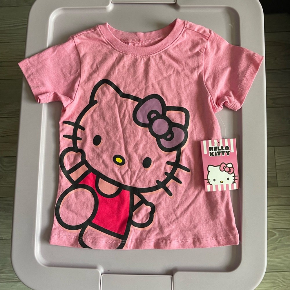 Hello Kitty T-Shirt - Picture 2 of 3